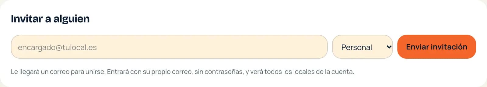 Equipo → Invitar a alguien: correo y rol